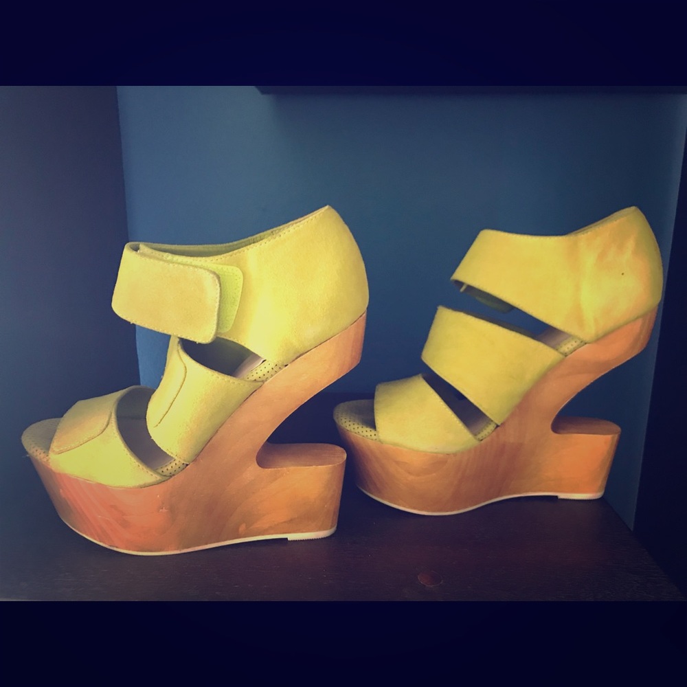 DV 8 by Dolce Vita Wooden platform shoes Size 8